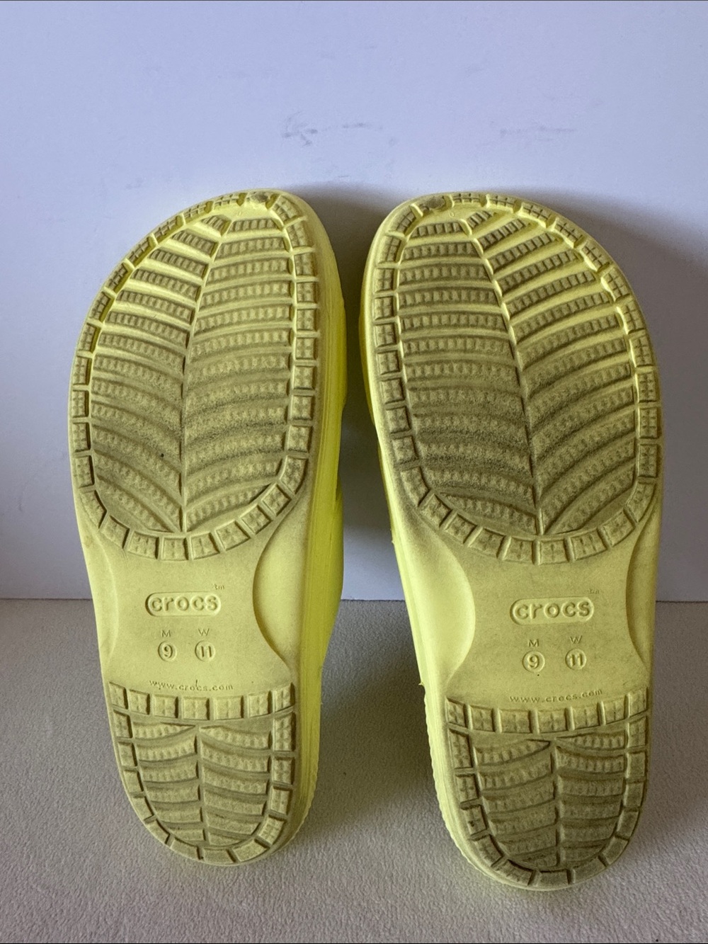 CROCS slides - Picture 5 of 10